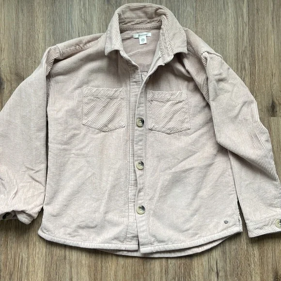 Shacket - Picture 4 of 5